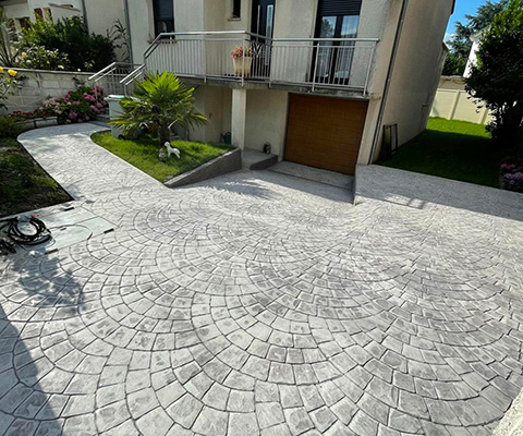 Spécialiste de la pose de béton décoratif et de la création de terrasses à Bois-d'Arcy (78390) en Yvelines 78
