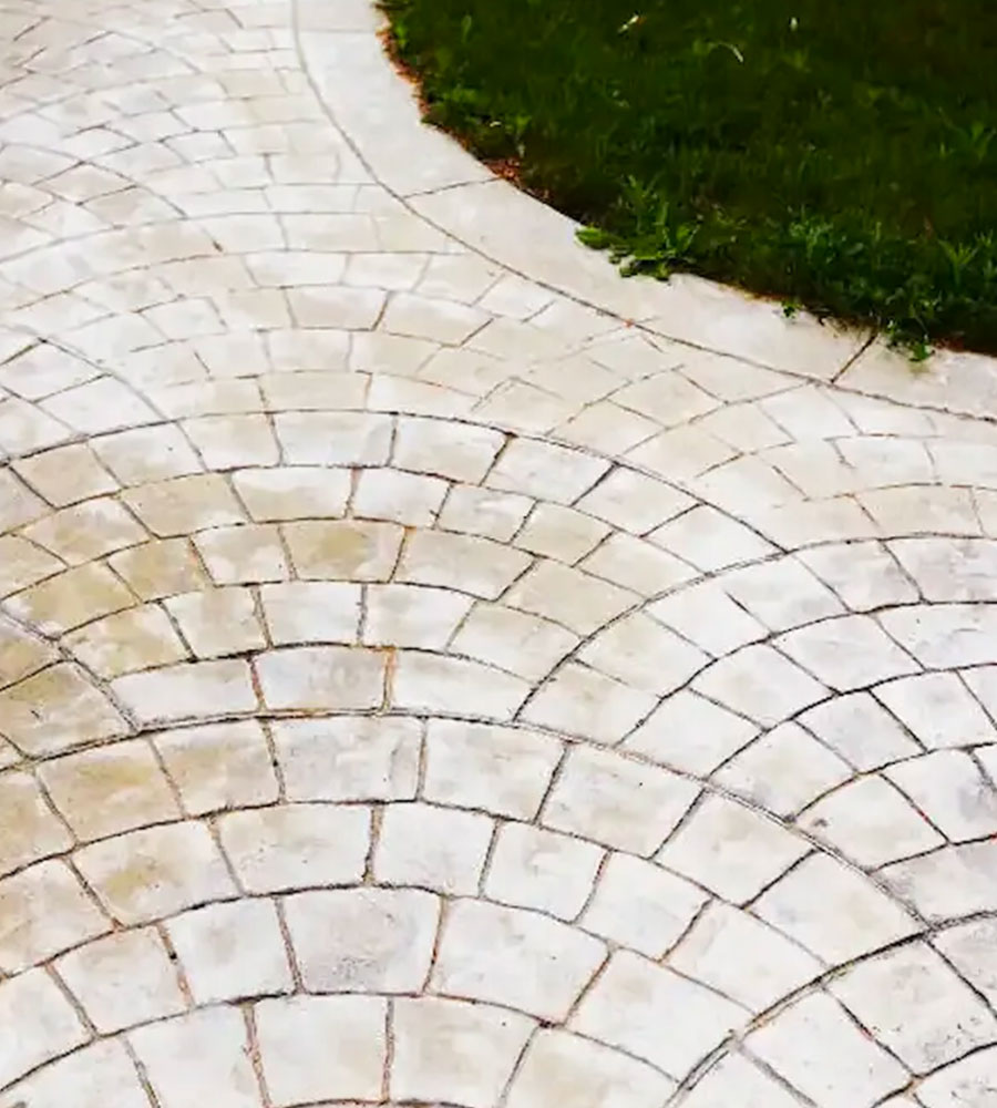 Découvrez nos services de pose de béton décoratif dans les Hauts-de-Seine (92)